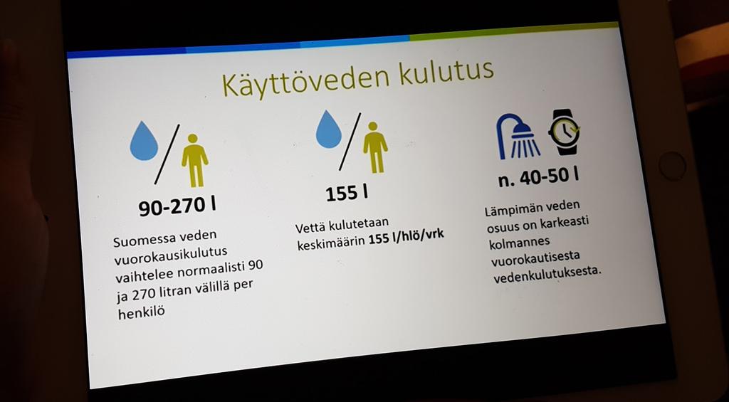 energiankäyttö käydään läpi kokonaisvaltaisesti. Kurssilla tutustutaan, miten rakennuksen energiankäyttöön voi vaikuttaa arkkitehtuurisin, rakenteellisin ja taloteknisin keinoin.