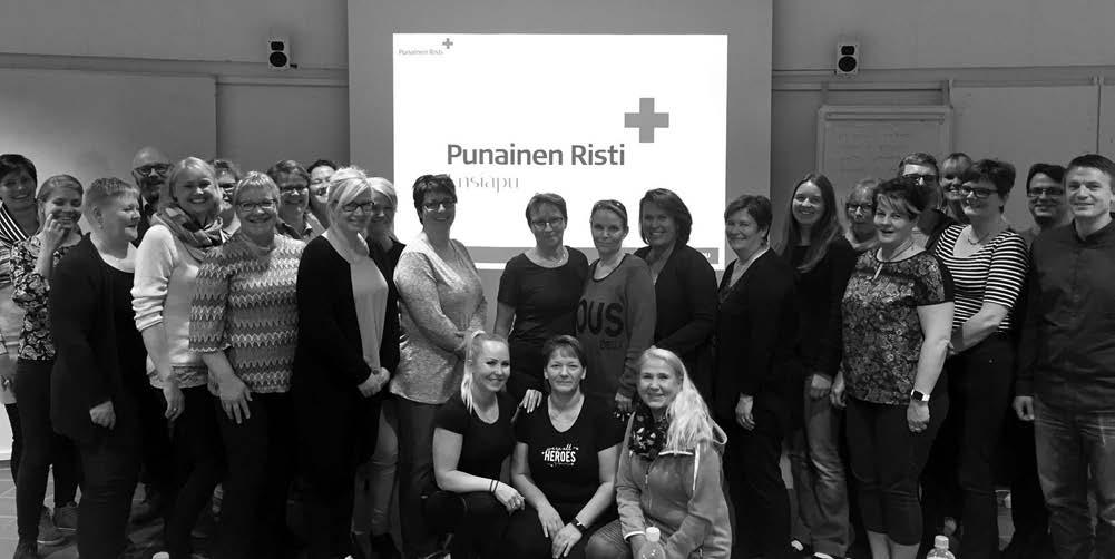 PUNAINEN RISTI ENSIAPU OY Punainen Risti Ensiapu Oy on aloittanut toimintansa PERTTI SAARELA PUNAINEN RISTI ENSIAPU aloitti toimintansa vakinai sen henkilöstön yhteisellä seminaarilla Nynäsissä 4. 5.