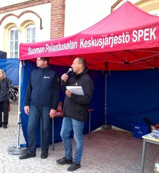 kansalaiset. Hanke koostui kattavasti eri puolilla Suomea toteutettavasta tapahtuma- ja seminaarisarjasta sekä osallistavasta mediakampanjasta Nuku rauhassa -teemalla.