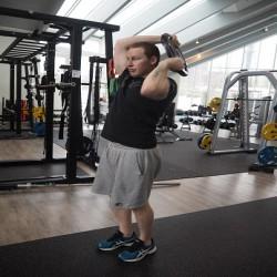 tuomaan levypainoa rauhallisesti pääsi ympäri - Tee liikettä jatkuvana (älä pysähdy keskellä) - Pyri pitämään muu kroppa mahdollisimman paikoillaan - Pidä