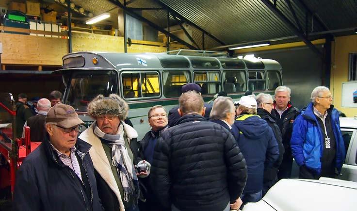 Jäseniä oli kaksi bussilastillista, toinen Helsingistä ja toinen Heinolasta. Lisäksi muutamat jäsenet tulivat omilla autoilla. Kaikkiaan vierailijoita oli 76 henkeä.