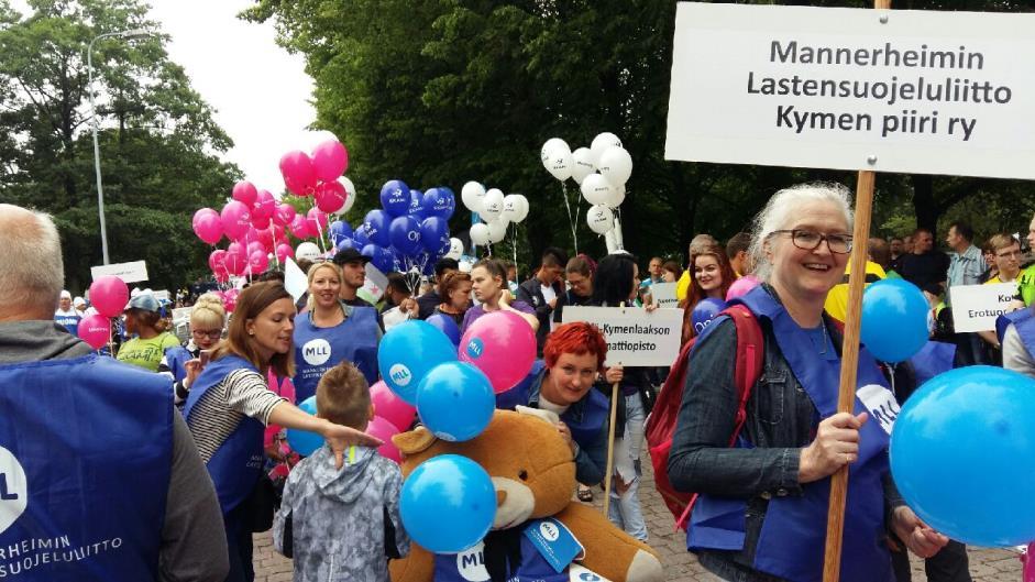 perheiden ongelmien pitkittyessä ja kärjistyessä. Lapsiystävällisen yhteiskunnan toteuttaminen vaatii vahvaa vaikuttamistyötä, jossa korostuu kaikilla tasoilla yhteistyön ja kumppanuuden merkitys.