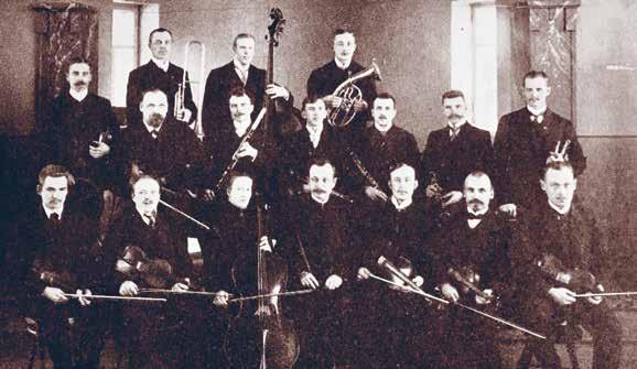 TIREHTÖÖRI Gunnar Åhfeldt-Arjamo toimi Lahden musiikkielämän hyväksi peräti puolen vuosisadan ajan: Vuonna 1910 hän aloitti Lahden ensimmäisen orkesterin kontrabasistina, ja vuonna 1960 hän lopetti