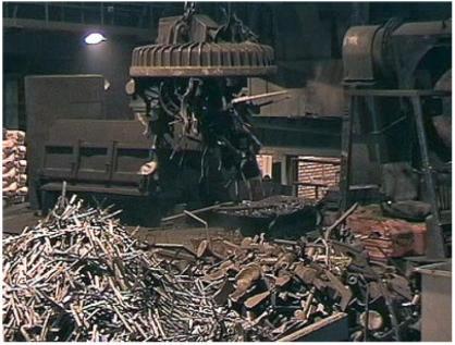 Hall-Héroult prosessi alumiinin valmistuksessa Kuvalähde: Andersson, Sjökvist & Jönsson: Processmetallurgins grunder, KTH.