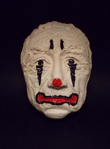 Ei naurata enää - Not Funny Anymore vuosi: 2016 mitat (lxk): 3kpl, 25cmx18cm Kolmen klovnin kasvosarja.