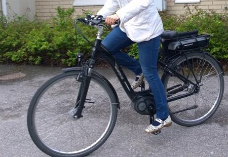 Sähköpyörä Hyvinkään kaupungin kokeilussa Plussat Sähköpyörä kiinnostaa monia Sähköpyörän kokeilu saa hymyn huulille Sähköpyörä on yhtä nopea tai nopeampi kuin auto, kun liikutaan kaupungin