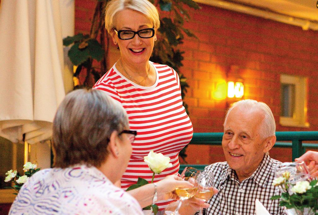 TORILINNA Kodikasta elämää kaikilla mukavuuksilla Saga Torilinna on uusi upea palvelutalo, joka tarjoaa senioreille huipputason asumista, palveluita ja turvallisuutta tyylikkäässä ympäristössä.