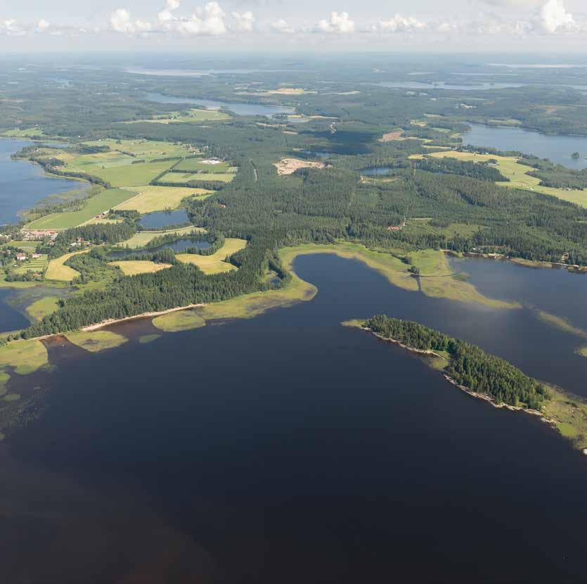 16 Viestinnän tavoitteet S U U N T A K O H T I V U O T T A 2021 2021 TOIMINTAYMPÄRISTÖ LAUKAASSA Kuntakonsernimme tunnusluvut ovat Keski- Suomen kuntavertailussa hyvät.