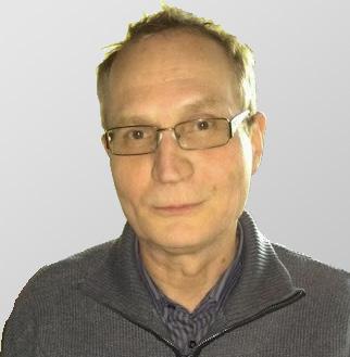 Kartanon pihaa reunusti kaunis kirkkomaa, pelloilla märehti laiduntavia lampaita ja kyyhkysten kujerrus oli taukoamatonta.