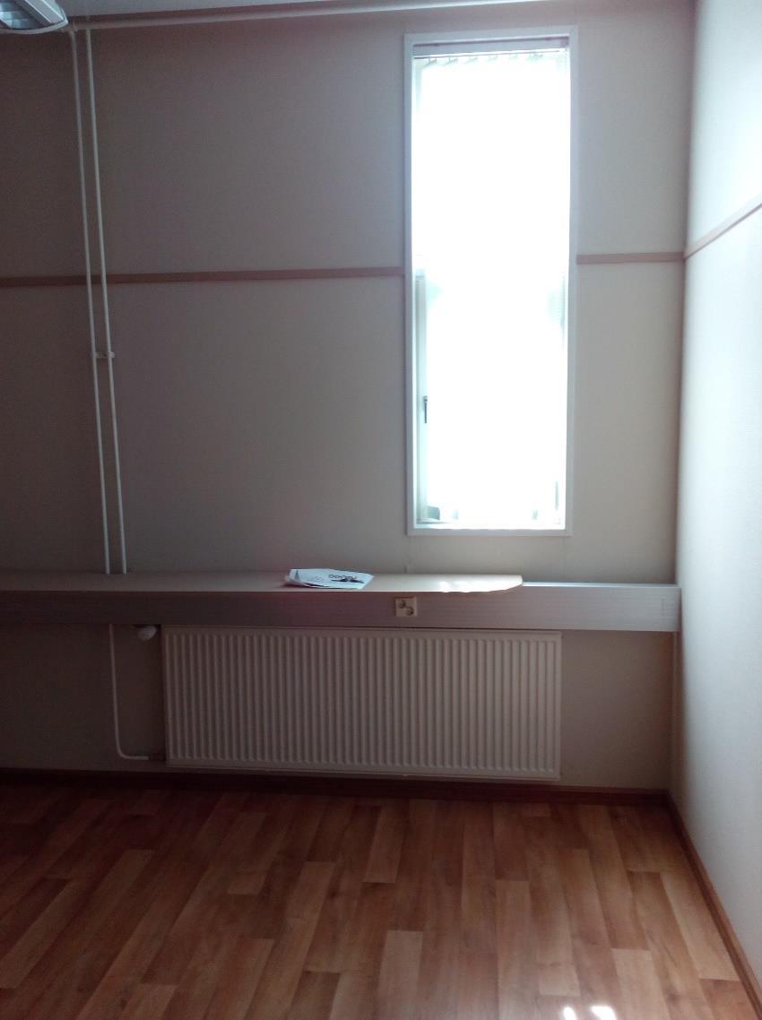 Toimistohuoneet on varustettava tavanmaisin sähkö- ja eternet asennuksin.
