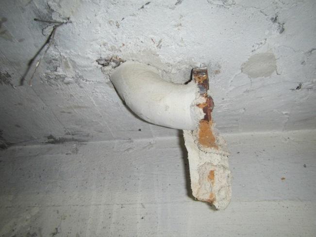 Putkieristeet Alkuperäisten käyttövesi- ja lämmitysputkien eristeinä on käytetty pahvikäärettä jonka sisä- ja/tai ulkopuolella on asbestikerros tai
