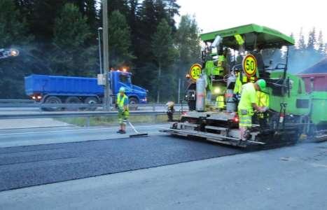 Kuva 3 Lämpökameran sijainti levittimessä on ympyröity punaisella (Kuva: Kalle Aromaa) Lämpötila-aineiston tarkastelu suoritettiin MatLab laskentaohjelmistolla.