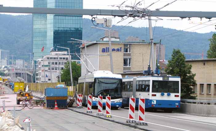 Pari kuvaa Zürichistä Tram Zürich westin työmaalta Escher-Wyss platzin kohdalta.