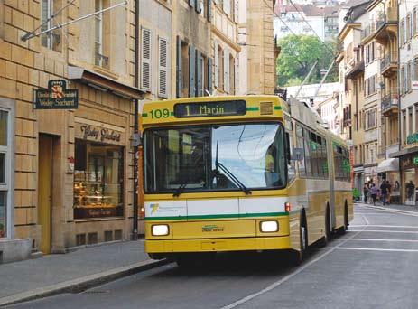 Neuchâtelissa johdinautot varoittavat piipittävän äänimerkin avulla jalankulkijoita, ovathan trollikat likipitäen äänettömiä. Juhana Nordlund 29.4.2010.