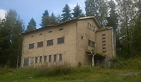 Itäpääty oli ilmeisesti rakennettu myöhemmin. 10.