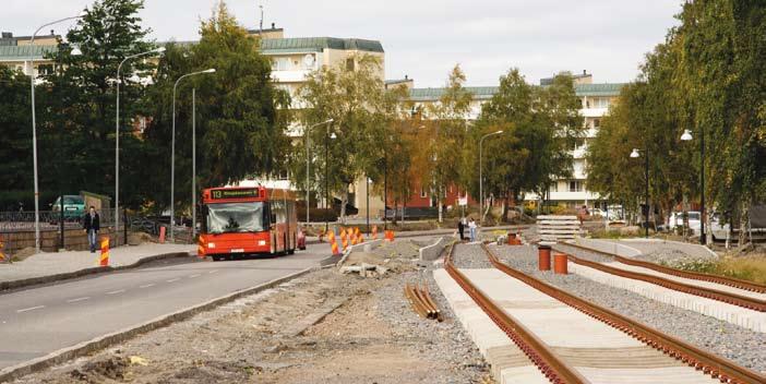 Norrköpingin raitiotien laajennustyöt Navestadissa edistyvät. Kuva Hagebystä. Lauri Räty 26.9.2009 Takakansi: Metron kiskot hiotaan syksyn ja alkutalven aikana koko rataverkolla.