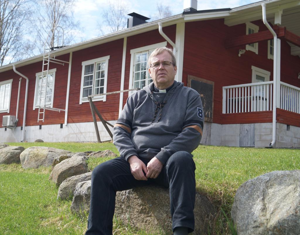 siinä, että Leiriahon leirikeskus päätettiin rakentaa. Merkittävä rooli hänellä on ollut myös Leiriahon talkootöissä. Marketta Lahdenmaa Seurakuntapastori Olavi Sorva jää eläkkeelle 1.2.2019.