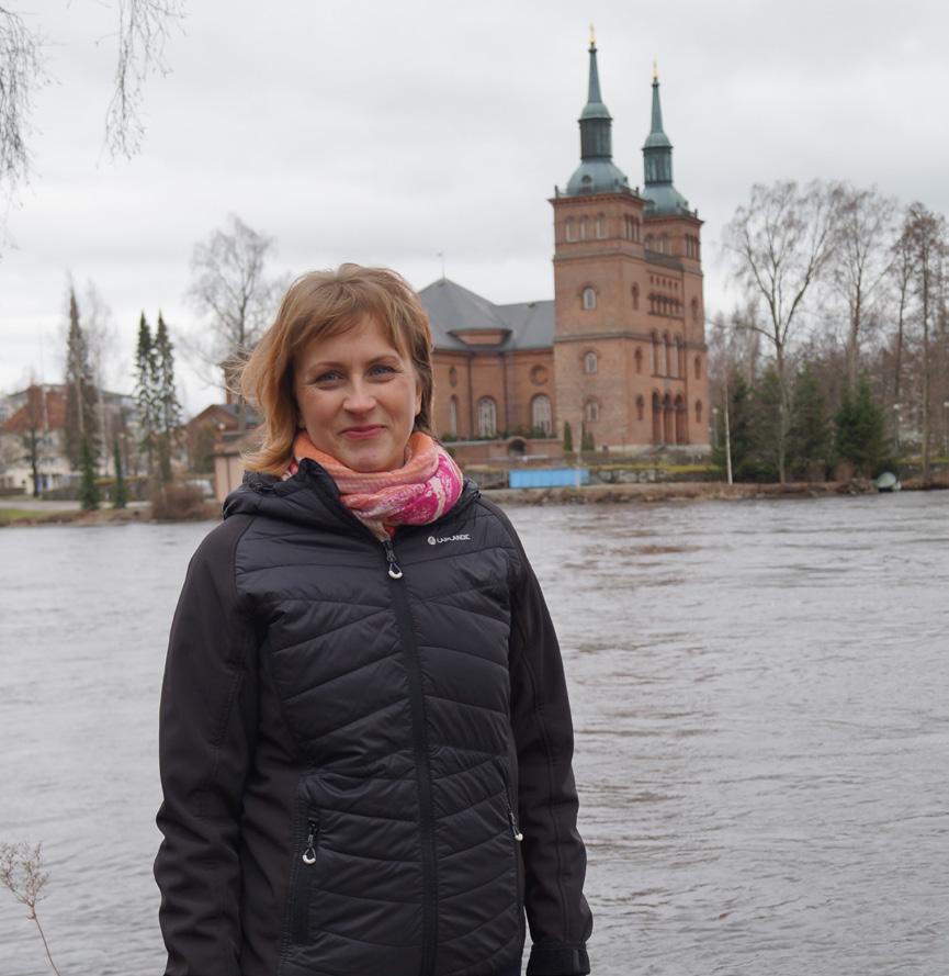Haastattelimme Helinä Huhtivuota, joka ehdotti, että seurakunta järjestäisi rippikoululaulujen tilaisuuden kaikenikäisille. Helinän toive toteutuu tiistaina 21.8. kello 19 Tyrvään kirkossa. Kuka olet?
