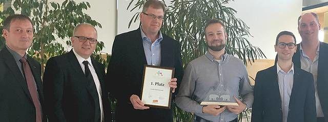 Kestävä kehitys Tunnustus energiatehokkuusasiantuntijuudesta Itävallassa Caverion sai työturvallisuuspalkinnon Saksassa Caverion Itävallan Cooling-osaamiskeskus sai Billan (osa REWE Groupia)
