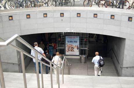 Kuva Juhana Nordlund 11.7.2008. Metron seuraava laajennus on todennäköisesti kehämäinen linja M3. Se kulkisi kantakaupungin tärkeimpien kohteiden kautta. Niitä olisivat mm.