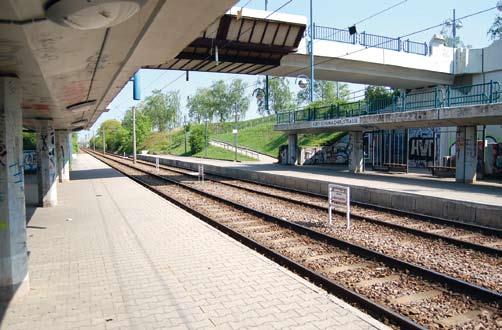 right-of-way -periaate) tai jopa silloille. Lähes aina Stadtbahneilla tasoristeykset on hyväksytty. Karlsruhen Stadtbahn on pitkien nk. TramTrain-linjojen osalta samanaikaisesti S-Bahn ja Stadtbahn.