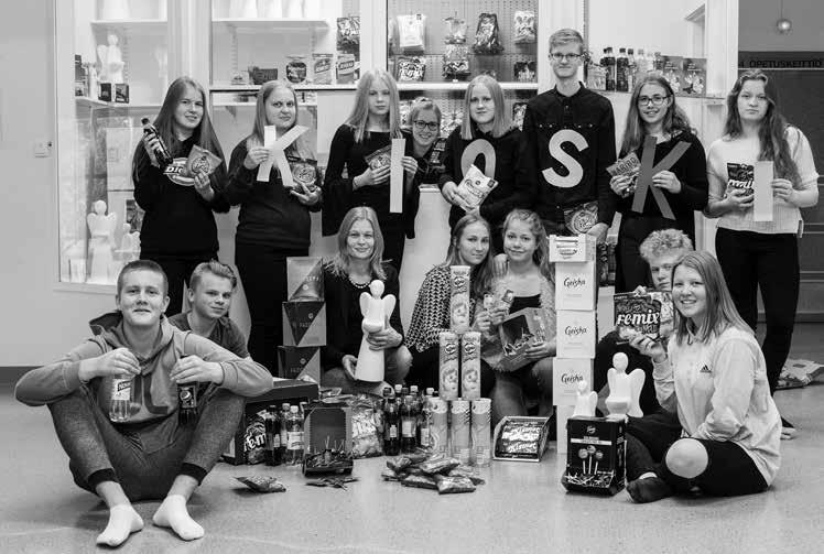 Irtokarkkipusseja on tehty todella paljon vuoden aikana. Alkuvuodesta järjestimme myös opistolla irtokarkki-illan.
