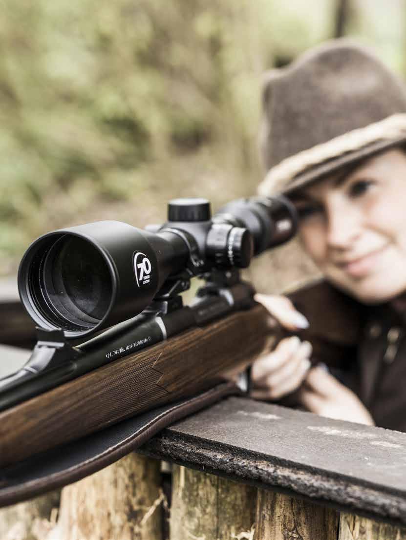 OPTIIKKA Valitse aseeseesi täydellisesti sopiva optinen tähtäin ja osu entistä helpommin,