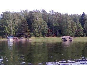 kauppareissulla, katon teko, pojat mukaan Heti aamulla katolle tekemään kattoa niin pitkälle että tiedän tarviiko ostaa lisää kattohuopaa vai riittääkö nuo paketit.