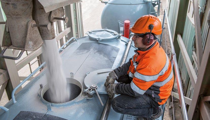 GR-GRANULI ALKALEIHIN REAGOIMATON PETIMATERIAALI GR-Granuli on kvartsivapaa masuunikuonasta valmistettu petimateriaali.