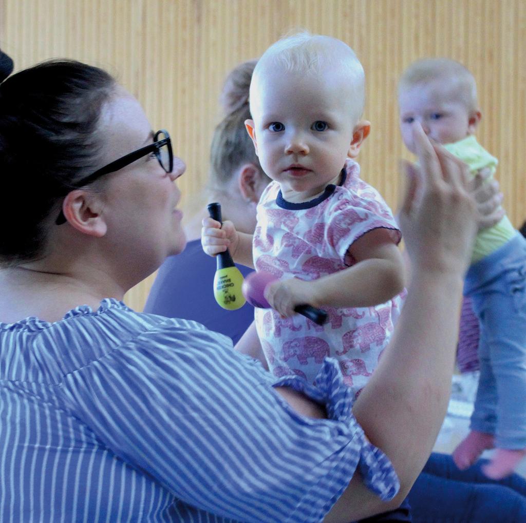 Lapsille, kouluikäisille ja perheille PERHEKERHOT tarjoavat lapsille seuraa ja toimintaa ja aikuisille vaihtelua ja vertaistukea arkeen.