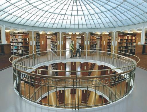 Aineistolahjoitukset Donationer av material Aineistolahjoituksilla on tärkeä sija yliopiston kirjastojen ja museoiden kokoelmia kartutettaessa.
