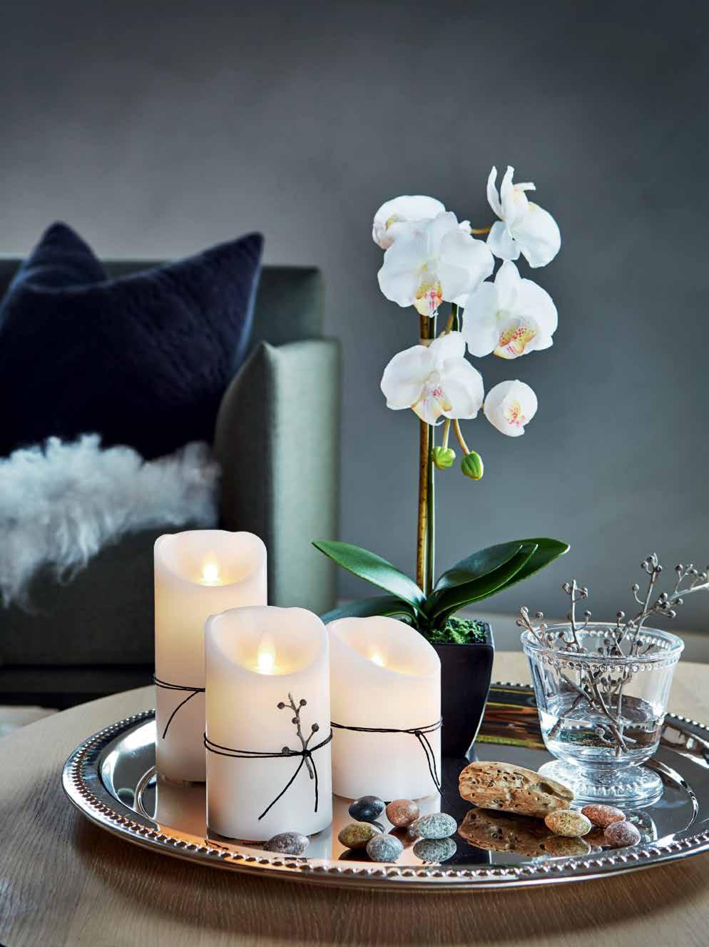 WHITE ORCHID & FLAME WHITE ORCHID K60 cm Astia 9x9x10 cm 22310 32,90 FLAME LED PÖYTÄKYNTTILÄ valkoinen 22270 K15 Ø7 cm 27,50