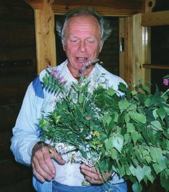 26 27 In memoriam Paavo Eloranta 8.7.1932 23.4.2013 Paavo oli ihan alkuaikojen jäseniä Tampereen Navigaatioseurassa. Hän suoritti saaristolaivurin tutkinnon 1970 luvun alkupuolella.