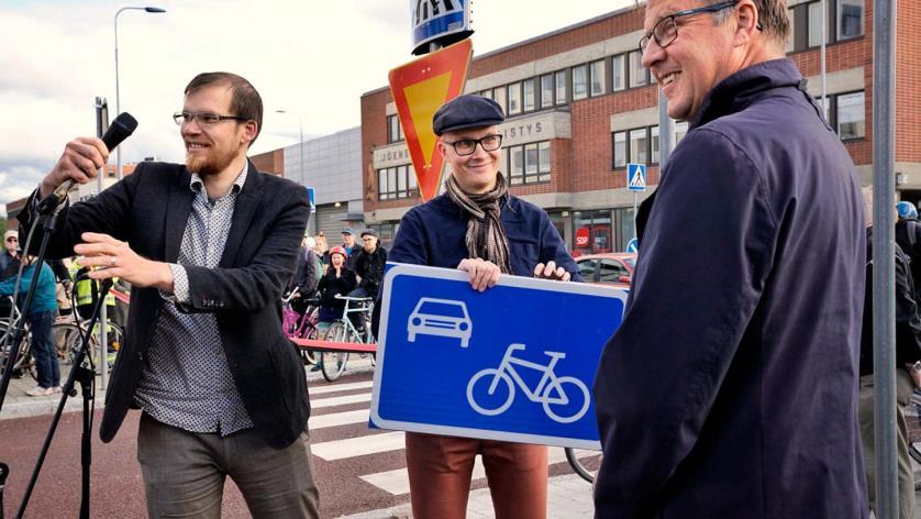 PYÖRÄKATU Suomen ensimmäinen pyöräkatu avattiin 25.8.