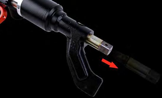 Kalibrointi PneuTorque -tarkkuuden säilyttämiseksi on suositeltavaa kalibroida työkalu vähintään kerran vuodessa.