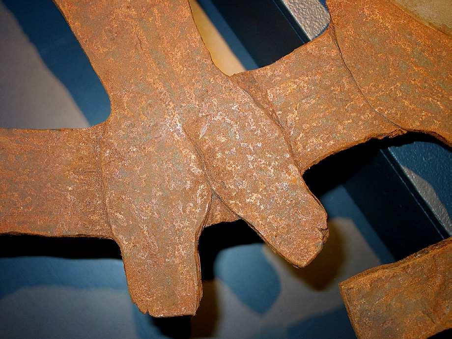 Gallerianäyttelyissä on tuotu vuoden 2002 aikana esille vaihtelevasti erilaisia tekniikoita ja taitajia: lasia, tekstiilitaidetta, huopaa, kudontaa, keramiikkaa, koripunontaa, taontaa, nukkeja