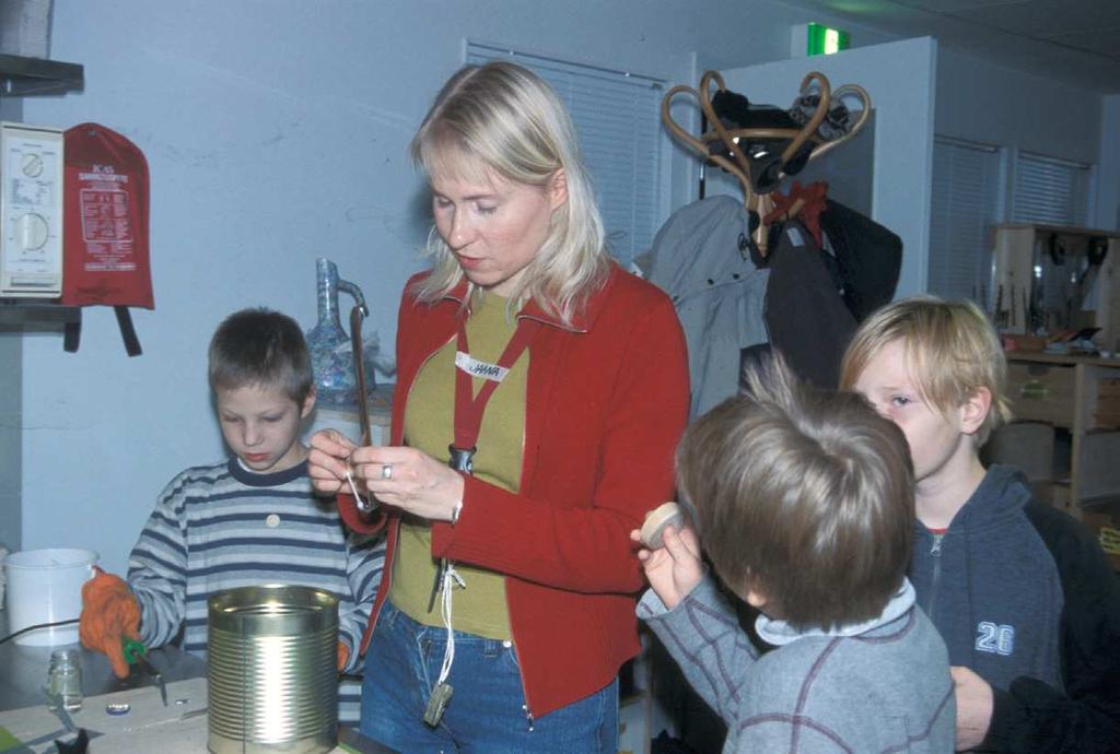 MUSEOPED SEOPEDAGOGIIKKA Museon ohjatut työpajat Tutka-museokerho, Studio ja Perinnepaja kokoontuivat säännöllisesti.