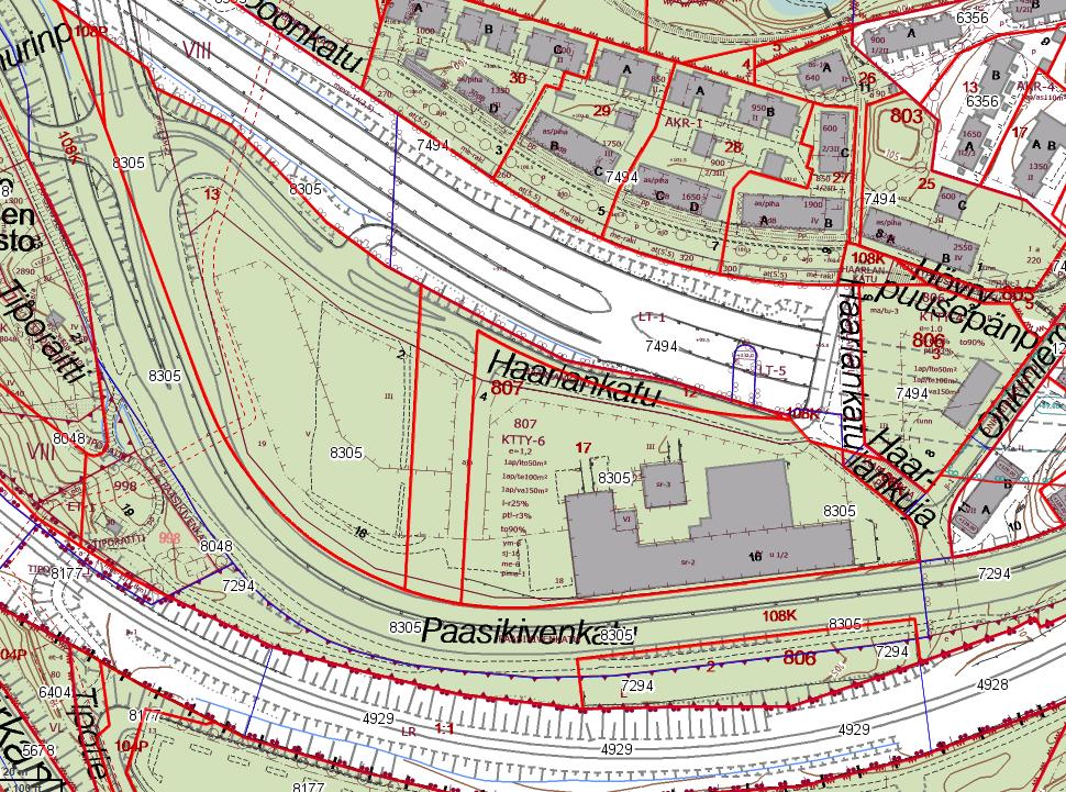 Sivu 10/21 TONTTI JA LIIKENNEJÄRJESTELYT Uudisrakennus tulisi sijoittumaan katujen ja teiden rajaamalle liikennemelualueelle Haarlan tehtaan länsipuolelle, jonne ajo järjestetään Haarlankadun kautta.