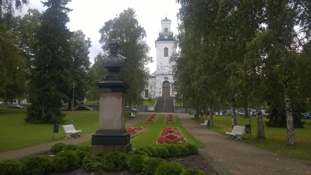 Matka jatkui Kuopioon, jossa majoituimme hotelli Puijonsarveen Snellmanin puiston