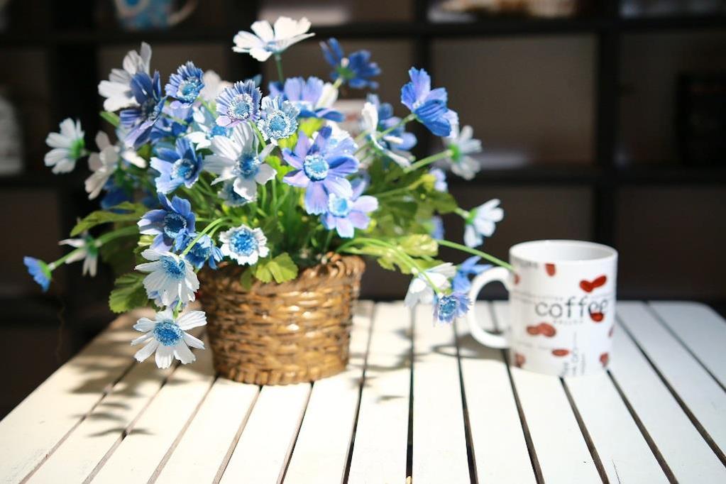JUHANNUSJUHLA pe 22.6. klo 18 Pitäjänmäen kirkolla Nyyttärit! Tuo lautasellinen jotakin hyvää.