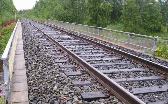 vasemmanpuoleisen sillan kaide ei täytä