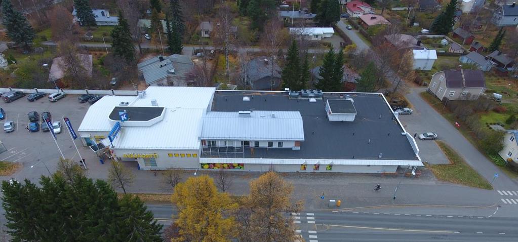 9 sen edustajana kauppias Marko Kosunen. Opinnäytetyön ohjaaja on lehtori Seppo Kainulainen Karelia-ammattikorkeakoulusta. Kuva 1. K-Supermarket Eväskontti (Kuva: Juha Kilpeläinen).
