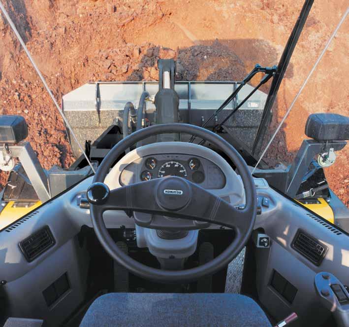 WA150PZ-5 P YÖRÄKUORMAAJA SPACECAB -OHJAAMO Ylittämätön ajomukavuus ja paras näkyvyys joka suuntaan Henkilöautoon verrattavan erinomaisen ajomukavuuden tarjoava kokoluokkansa tilavin ohjaamo.