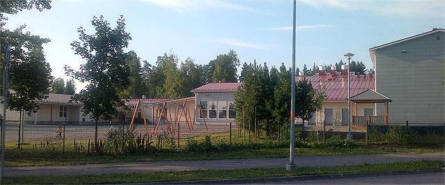 KOULUTIEDOTE LUKUVUOSI 2017-2018 Rehtori Terhi Hynninen Puhelin 040 317 4661 Koulun osoite Kehätie 37, 05200 Rajamäki Rehtorin s-posti terhi.