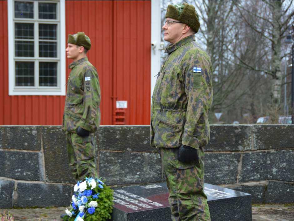 Iitin Reserviupseerikerhon toimintakertomus Tapahtumia, joissa oli kerhon lippu ja/tai kerhon edustus paikalla Kerholla oli edustus ja lippu seuraavissa tilaisuuksissa: Talvisodan päättymisen