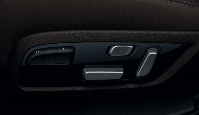 Mukavuus kohtaa hallittavuuden uudessa Mazda6:ssa, sillä siinä on uusi digitaalinen mittaristo ja tuulilasiin projisoitu, ajotietoja esittävä värillinen