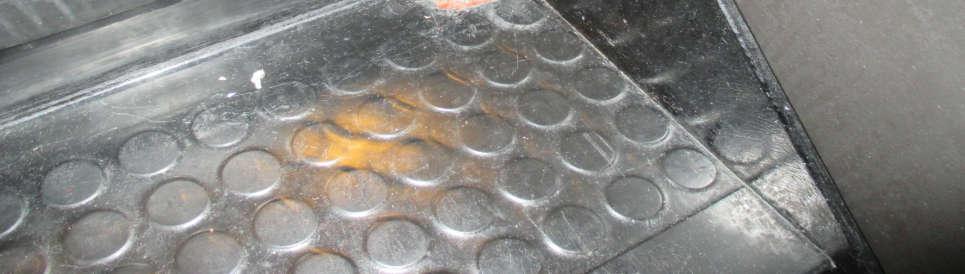 teräsportaikon materiaalinäyte muovimatto Kuva 10.