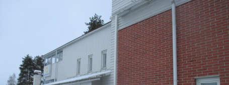 Lummintie 11-15 (42) Tarkastuspäivä 12.12.2017 4.2. RAKENNUSTEKNIIKKA 4.2.1. Perustukset ja sokkelit Rakennukset on perustettu maanvaraisten teräsbetonianturoiden varaan.