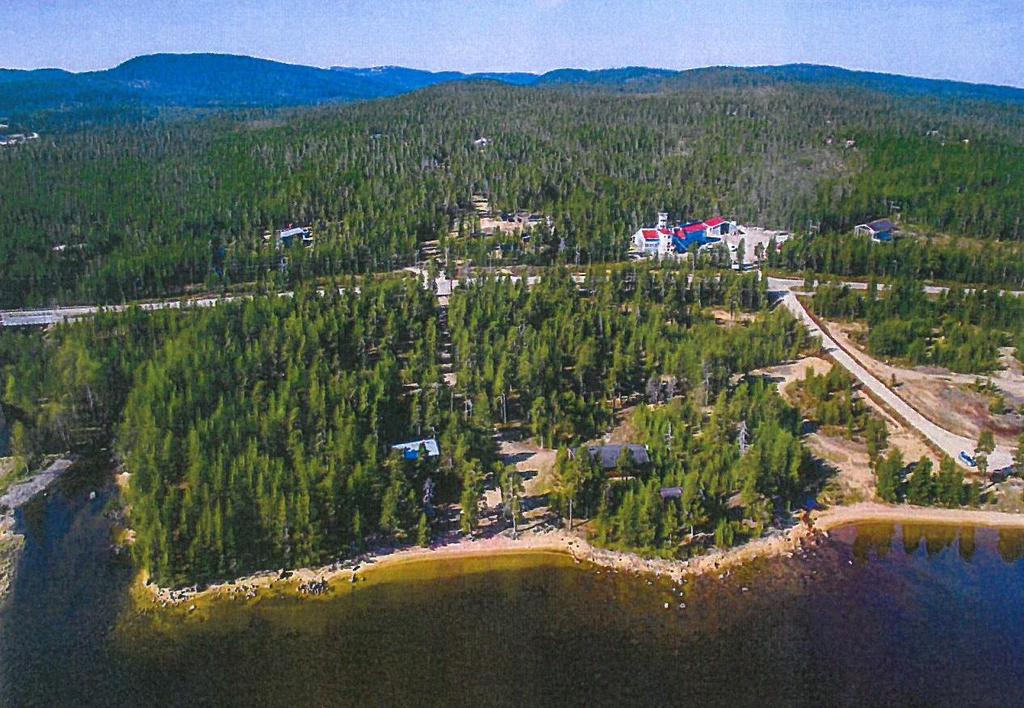 Muutoksessa lähivirkistysalueen ja uimaranta-alueen pinta-alat supistuvat korttelien 79 ja 80 rajojen muututtua. 2.