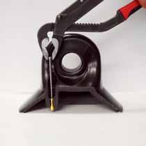 The right way to inflate your DAN-FENDER product CORRECT INFLATION Due to the high quality of the metal valve, we recommend to use an air-compressor for inflation of DAN-FENDER products. See www.